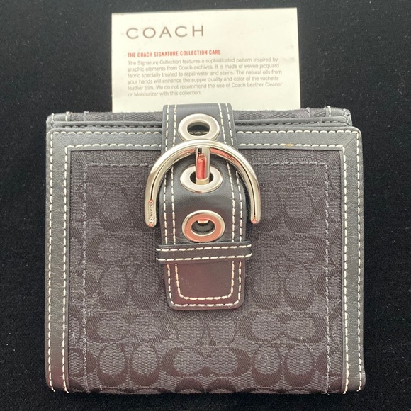 ⚡️PRICE DROP⚡️NWOT Coach Signature Black BiFold Wallet - Picture 1 of 9